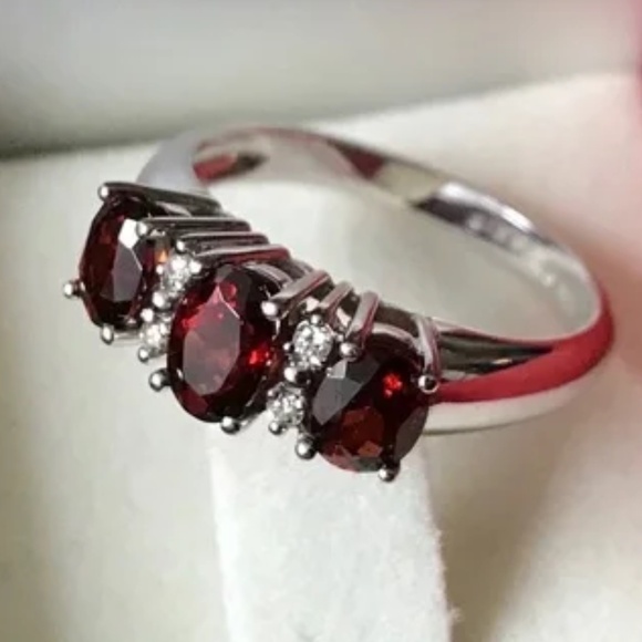 Birks Vintage 14k White Gold Triple Garnets with Diamonds Accent Ring - Picture 3 of 9